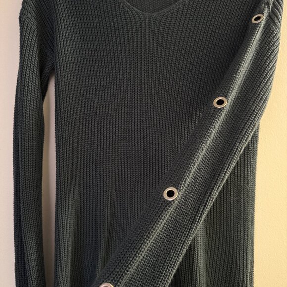 Olive and Oak Lightweight Knitted Sweater with Grommets - Picture 3 of 5